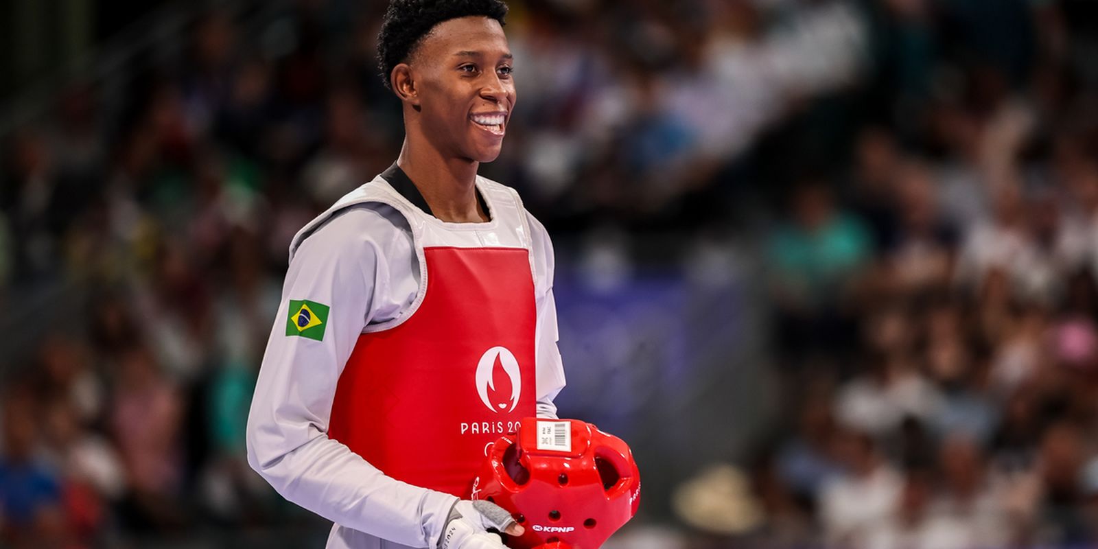 Henrique Marques vira, leva ouro no GP de Paris e volta à liderança