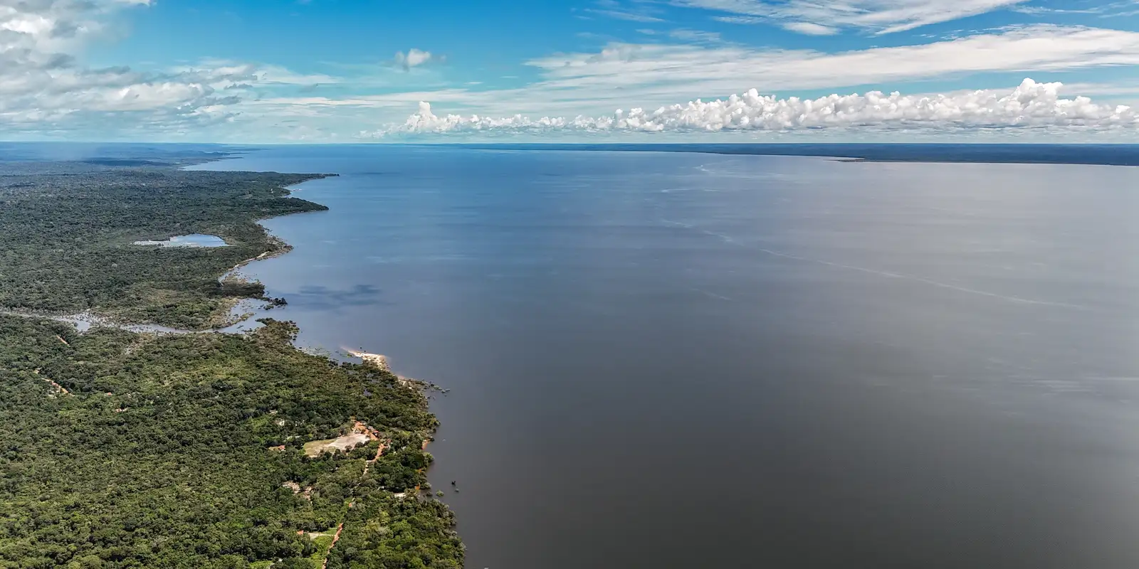 Lula prioriza emergência climática; Flávio foca no uso econômico