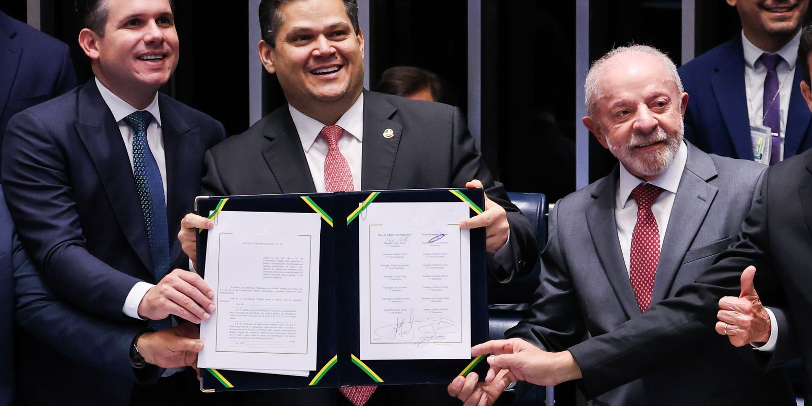 Lula promulga fim da escala 6x1 e diz proteger trabalhadores sem quebrar empresas