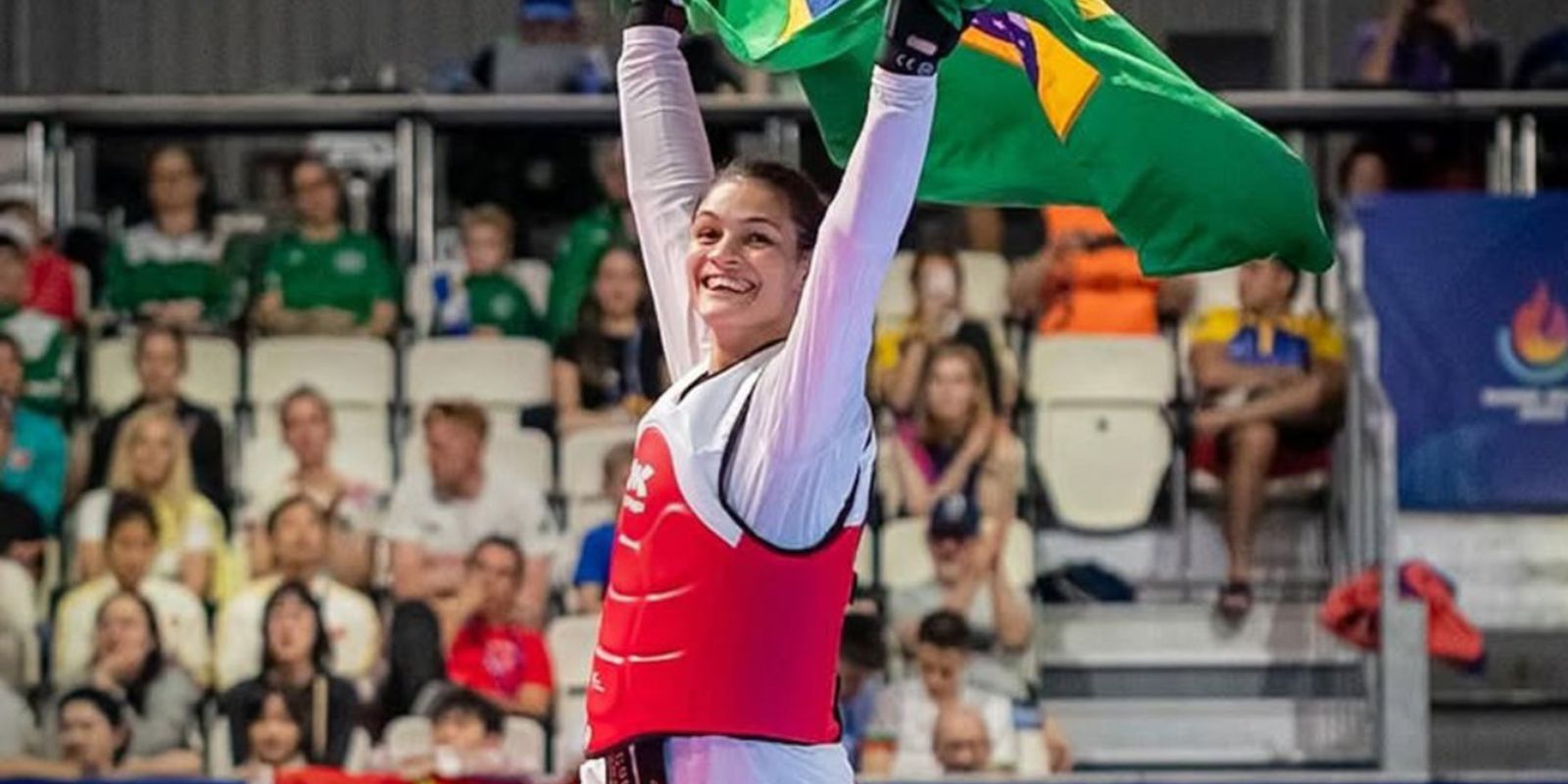 Maria Clara Pacheco vence e sela tricampeonato do Grand Prix em Paris