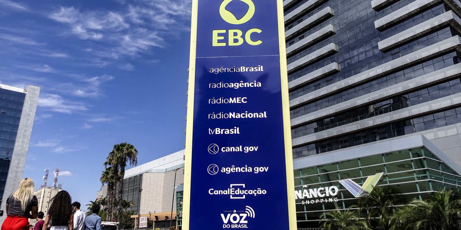 SBT corrige e pede desculpas após culpar EBC por falha de áudio