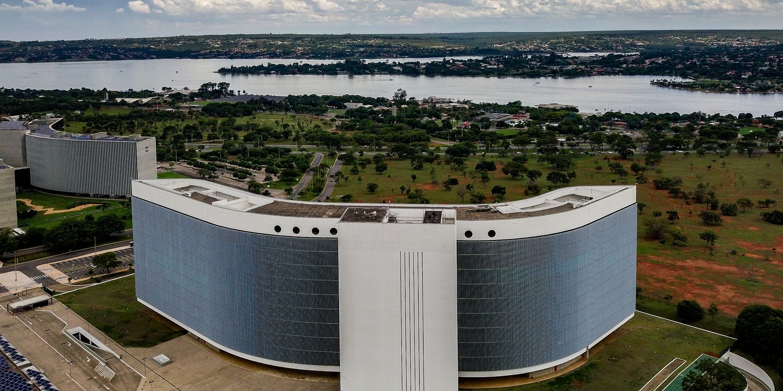 TSE barra Meta de limitar postagens sobre candidatos e aplica multa