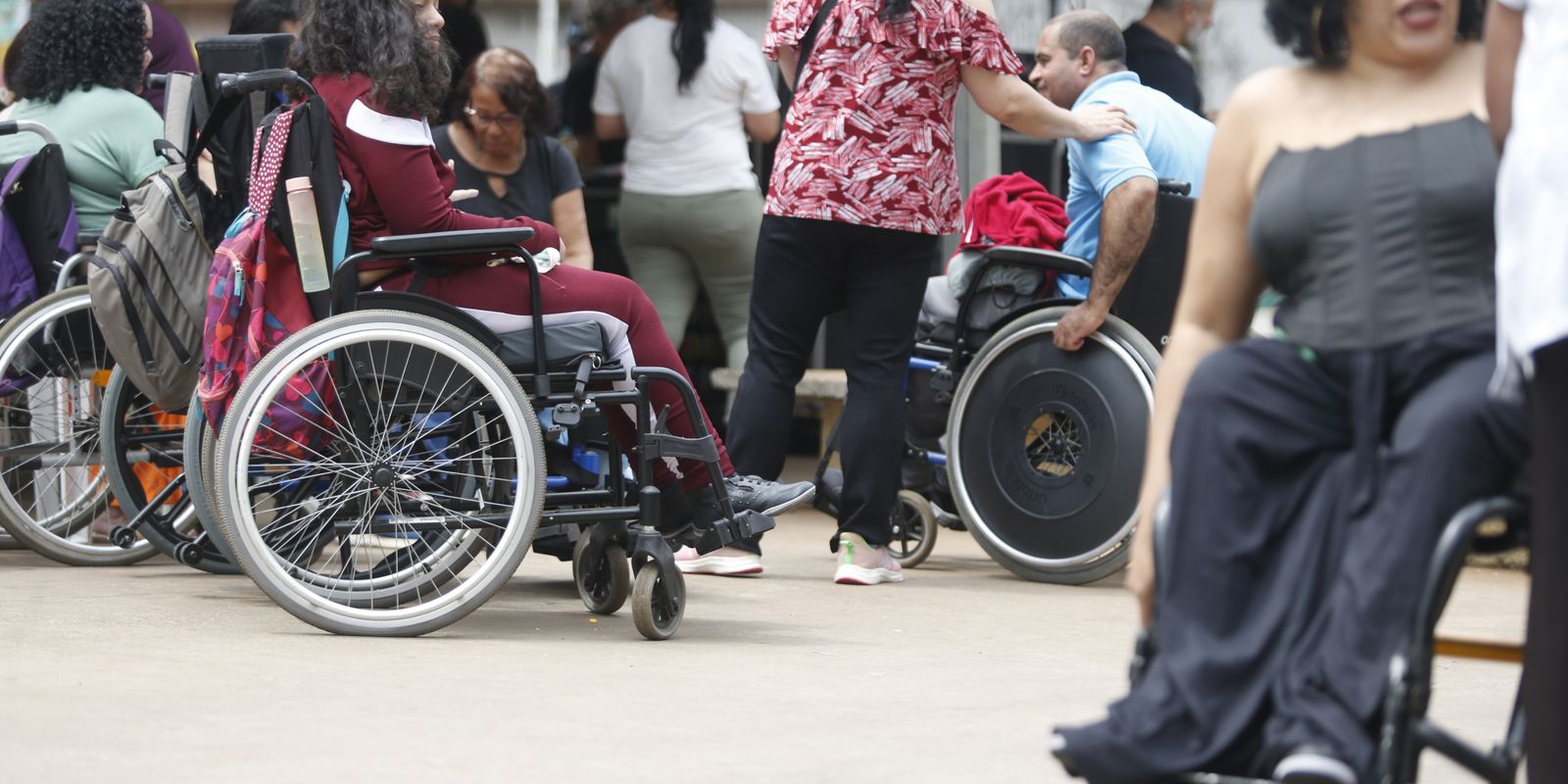 TSE reduz prazo e autoriza transporte especial a menos de 20 dias