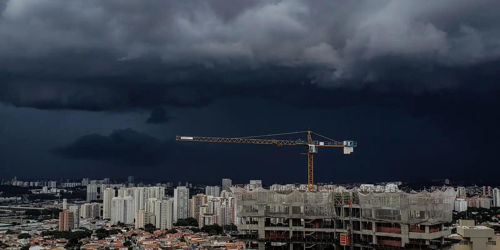 Zona de Convergência provoca chuvas e alerta amarelo na Amazônia e Sudeste