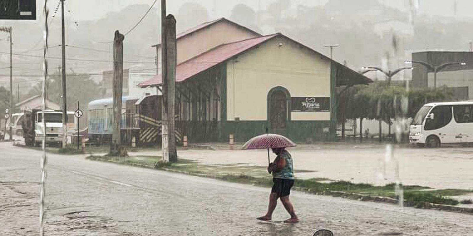 Zona de Convergência provoca chuvas fortes e alerta para sul da Bahia