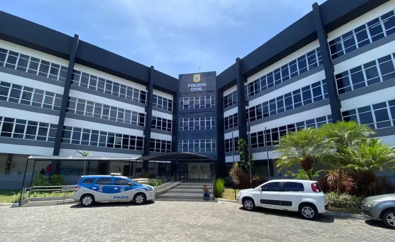 Corpo carbonizado é encontrado em lixeira de Salvador